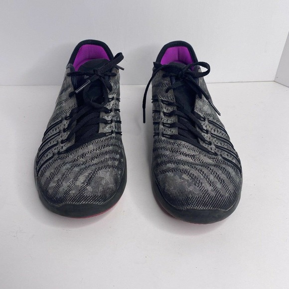 Nike Womens Free Running Shoes Sneakers Size 6.5 Silver Black Metallic - Picture 4 of 10